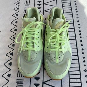 Nike huarache neon green size 9